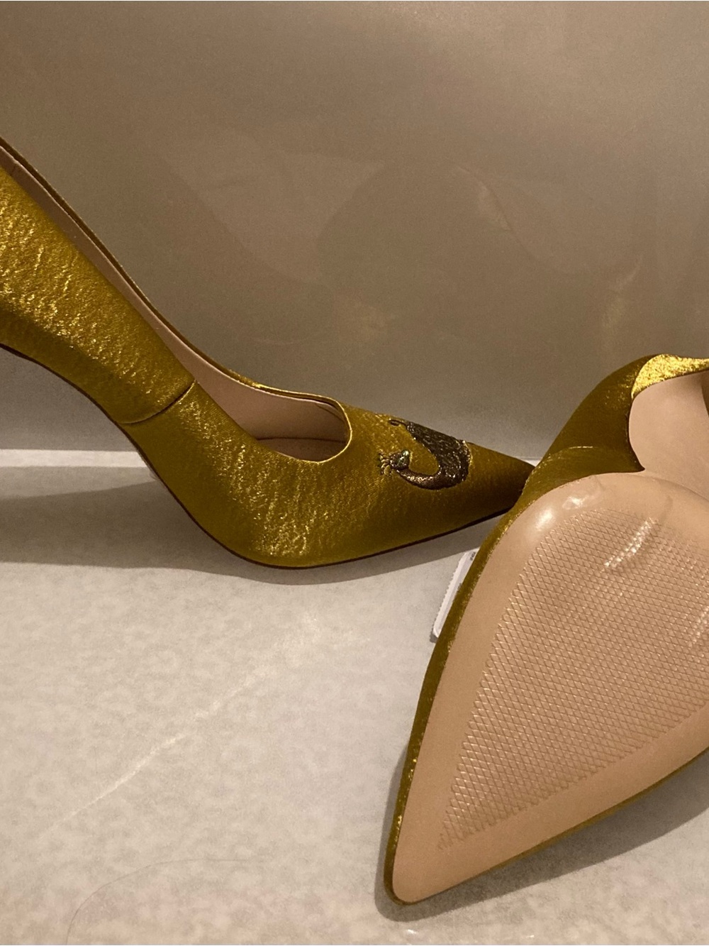 Zara Basic Peacock Embroidered Chartreuse yellow SATIN-EFFECT Pump - Picture 4 of 8